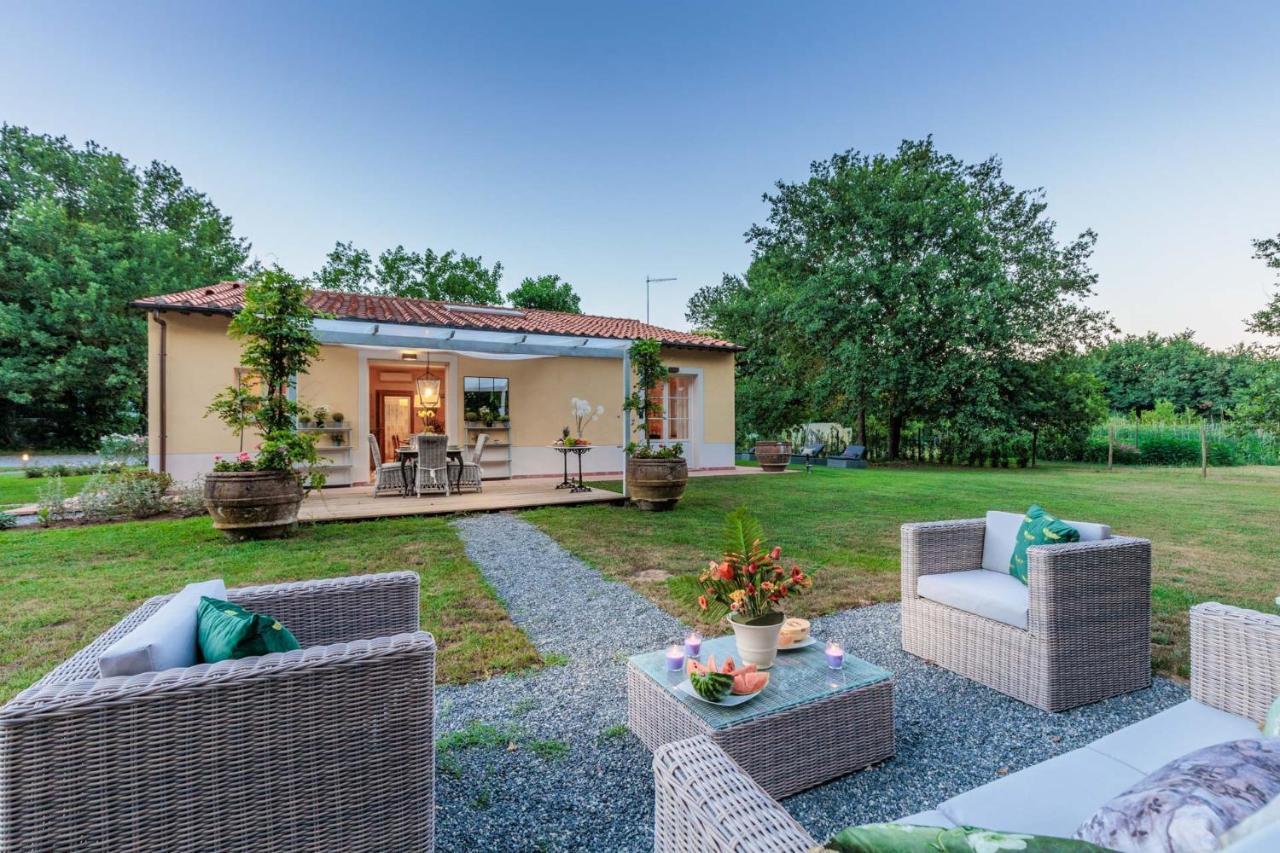 Villa Bassotta, A Charming Cottage ルッカ エクステリア 写真