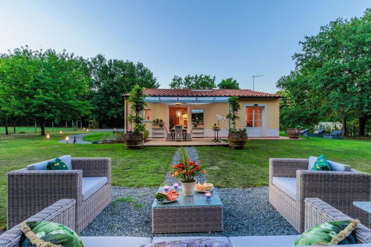 Villa Bassotta, A Charming Cottage ルッカ エクステリア 写真