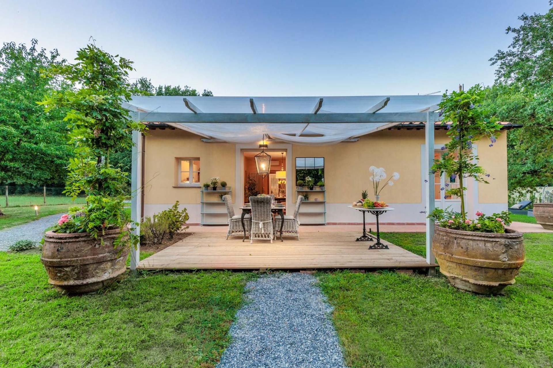 Villa Bassotta, A Charming Cottage ルッカ エクステリア 写真