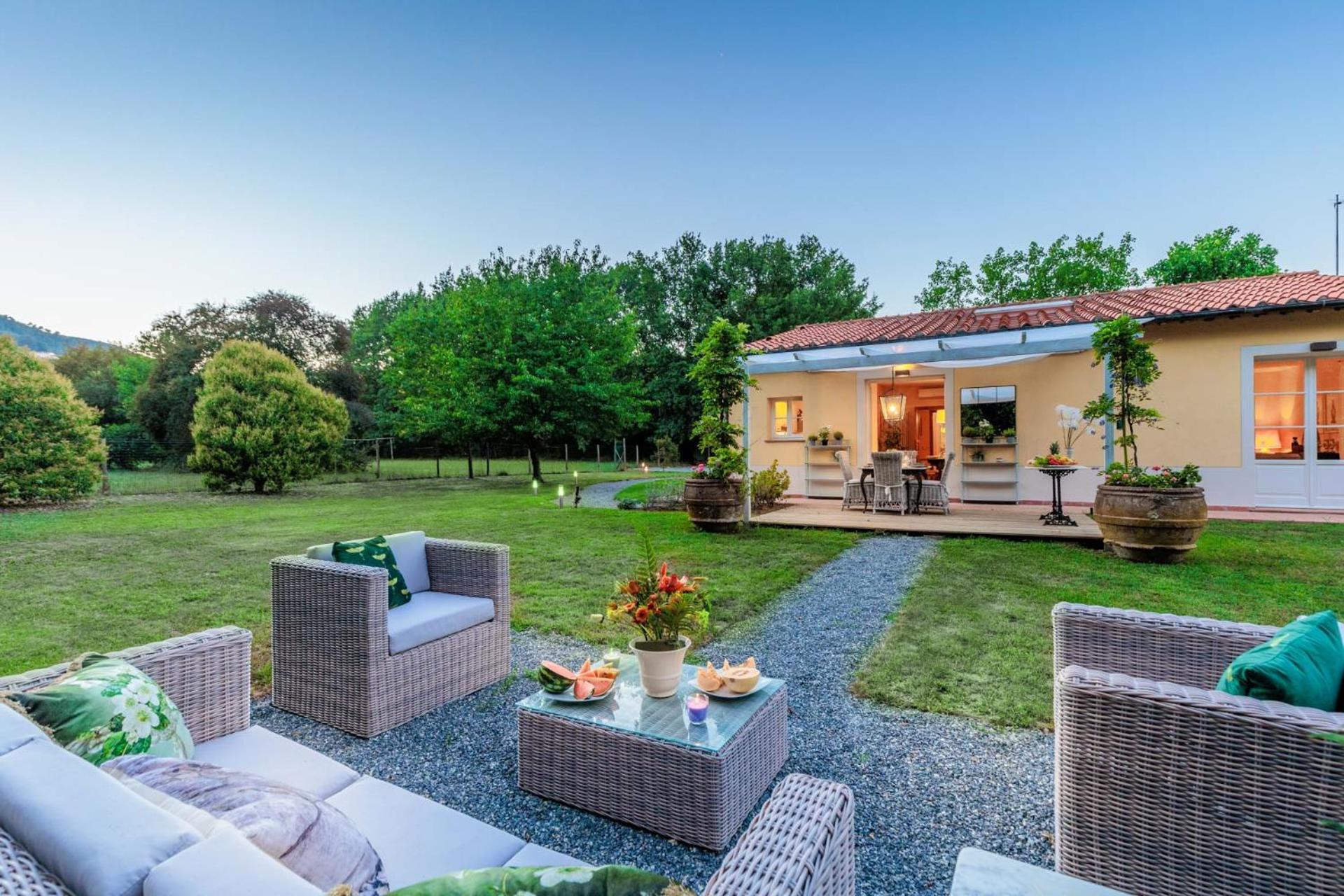 Villa Bassotta, A Charming Cottage ルッカ エクステリア 写真