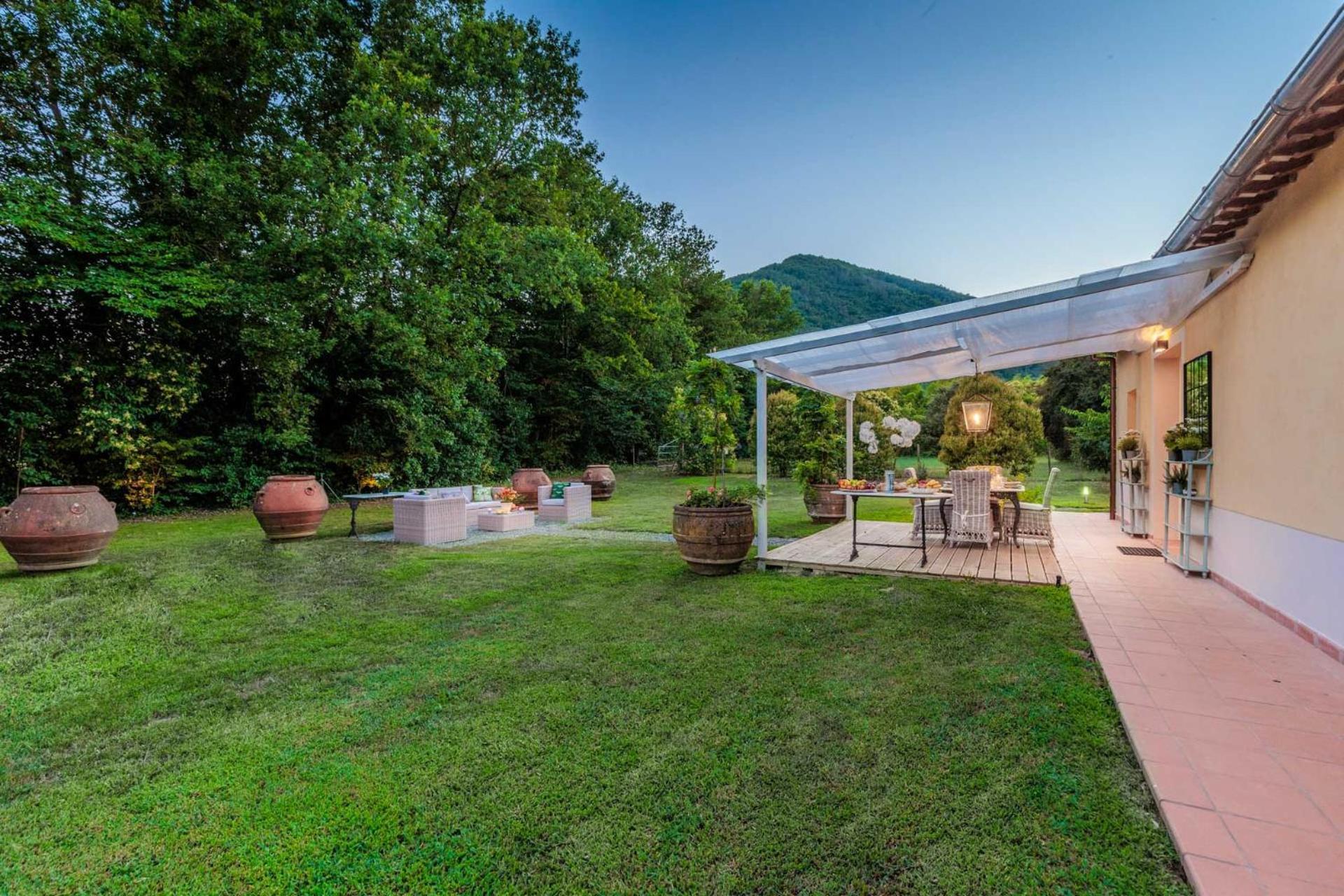 Villa Bassotta, A Charming Cottage ルッカ エクステリア 写真