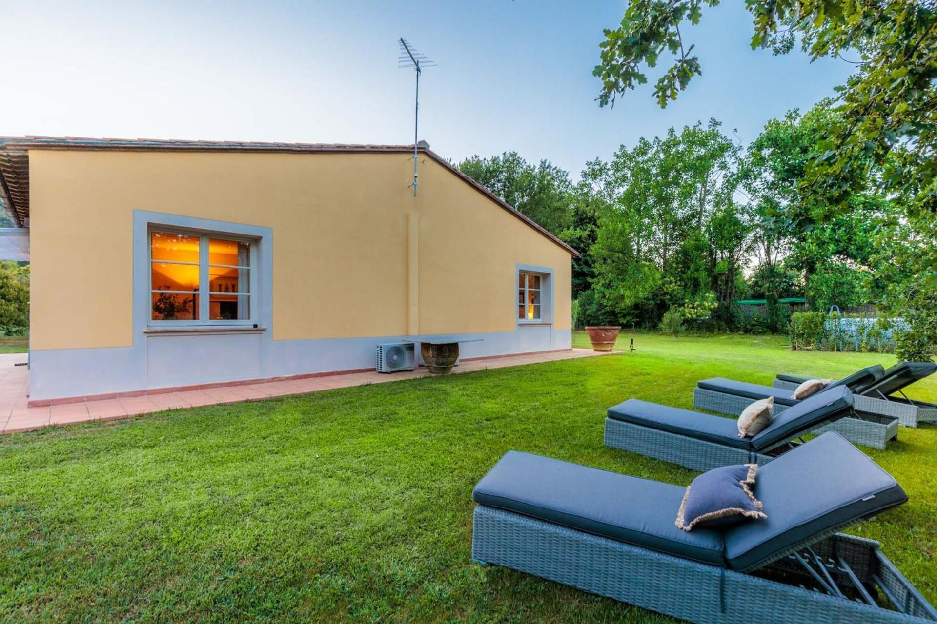 Villa Bassotta, A Charming Cottage ルッカ エクステリア 写真